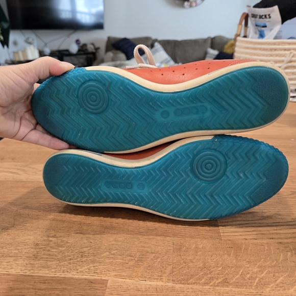 Ecco Women's Orange Leather Sneakers with Blue Soles - Picture 4 of 8
